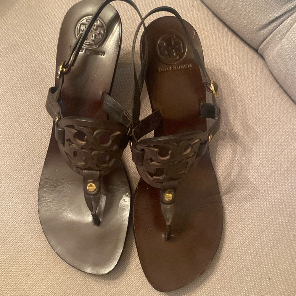 Vintage Tory Burch! Chocolate brown sandal, 3” heel, t-strap.
